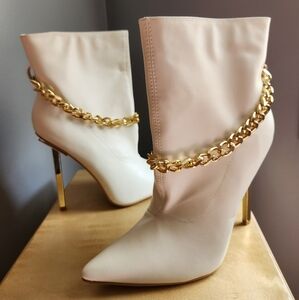 Brand new Fashion Nova stiletto booties 7.5